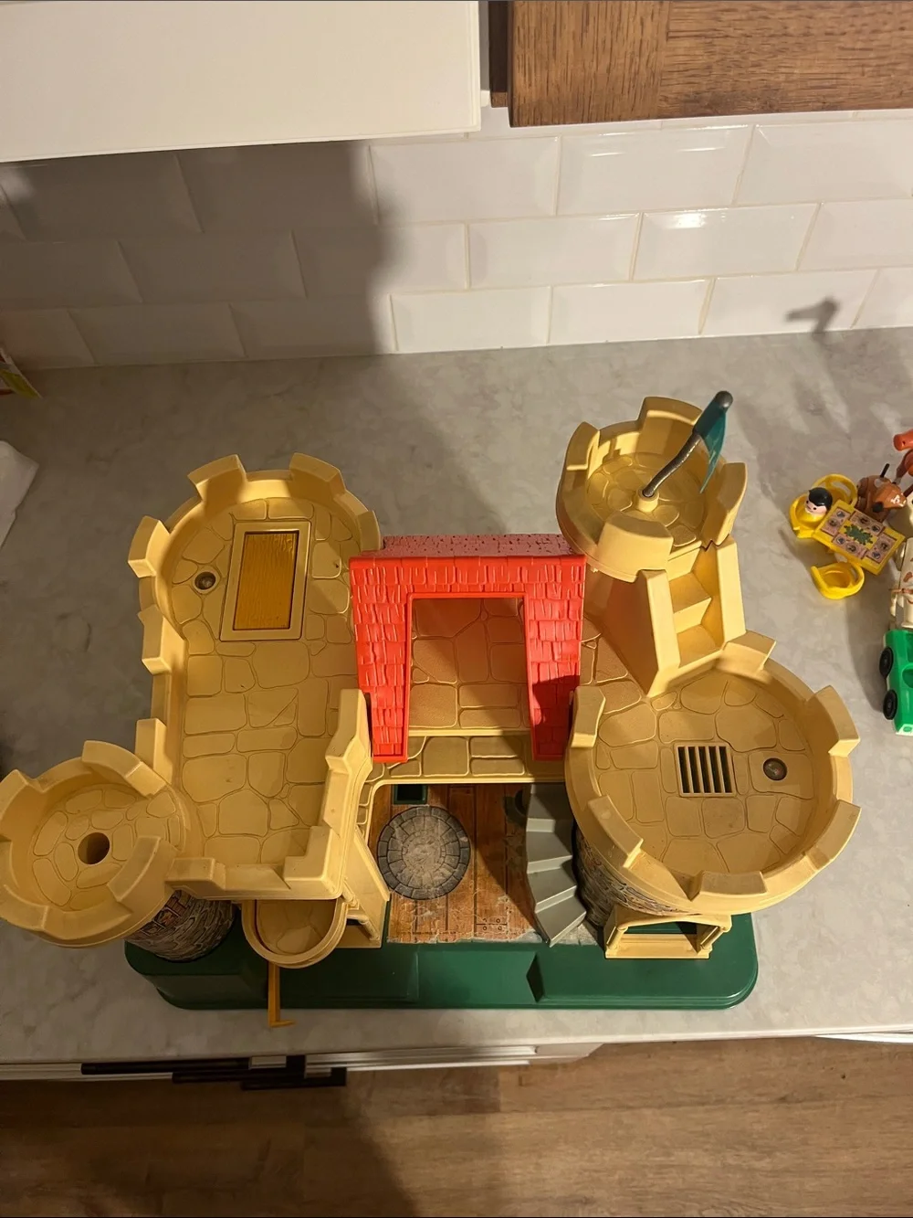 1974 Vintage Fisher Price Little People Play Family Castle #993